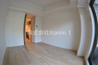 【洋室】 | プレサンス玉造駅前ルージュ | 広々とした洋室です
(反転タイプ）