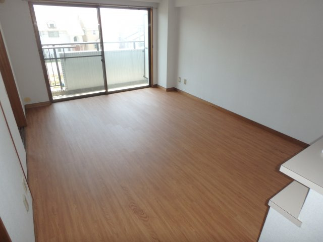 ユートピアタウン北館の居間・リビング