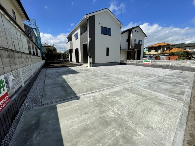 藤岡市藤岡第7（全1棟）1号棟の駐車場|駐車スペースもあります