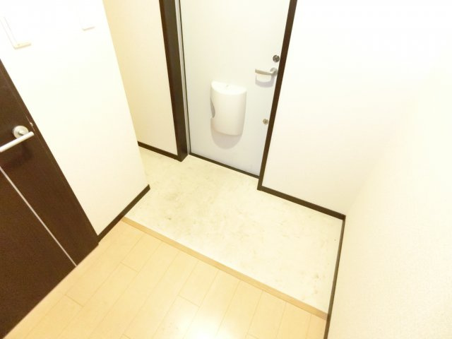 スリーハーブズ狭山2番館の玄関|同物件別部屋イメージ写真