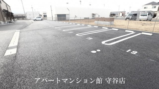 【駐車場】