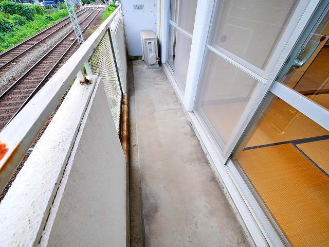 河辺ハイライフコーポのバルコニー