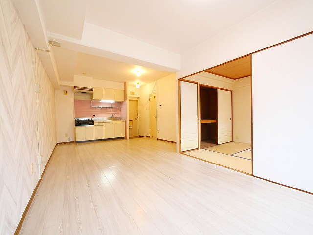 河辺ハイライフコーポの居間・リビング