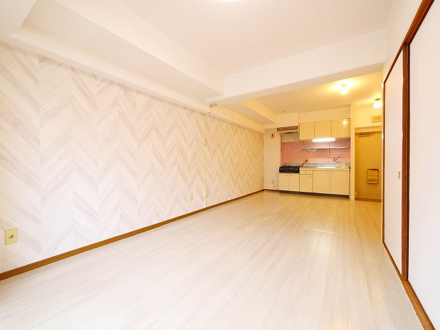 河辺ハイライフコーポの居間・リビング