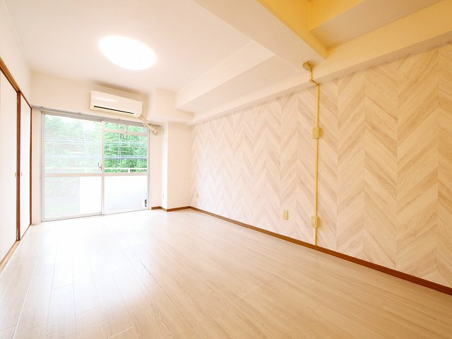 河辺ハイライフコーポの居間・リビング