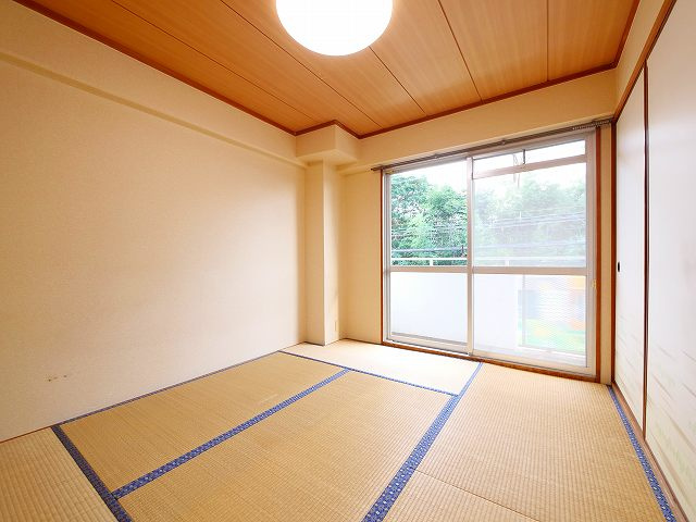 河辺ハイライフコーポの寝室