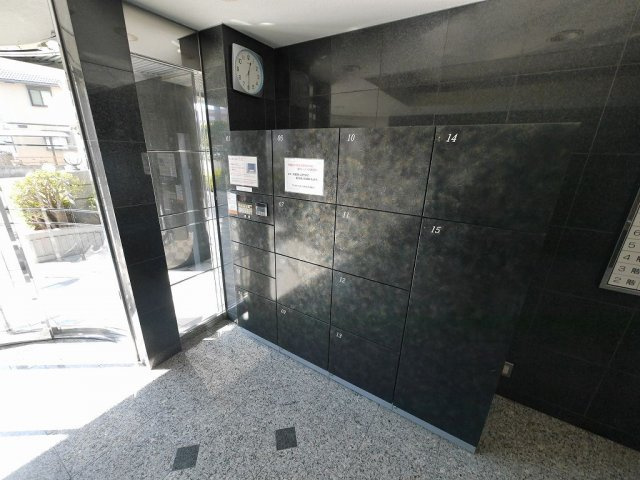 プレステージ大久保駅前のエントランス