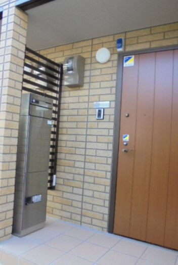 ヴィラ多摩の玄関