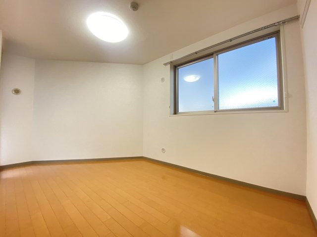 ヴィレッジグリーン住吉の洋室