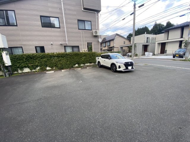 ヴィレッジグリーン住吉の駐車場