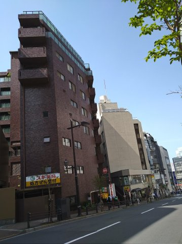 AKビルディングの外観