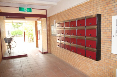 【エントランス】 | サンハイツ千葉 | 集合ポストです
