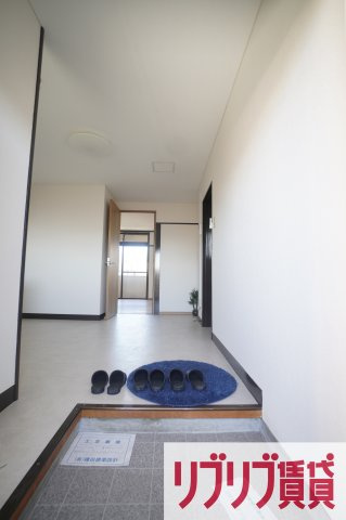 サニング本町の玄関