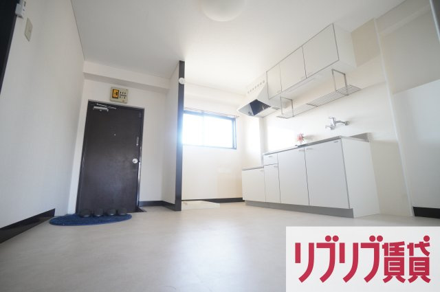 サニング本町の居間・リビング