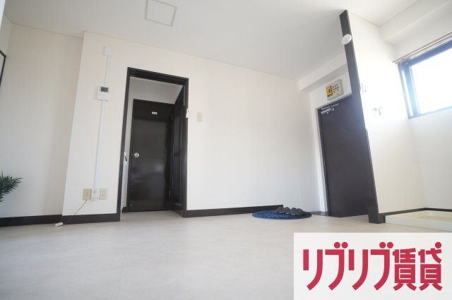 サニング本町の居間・リビング