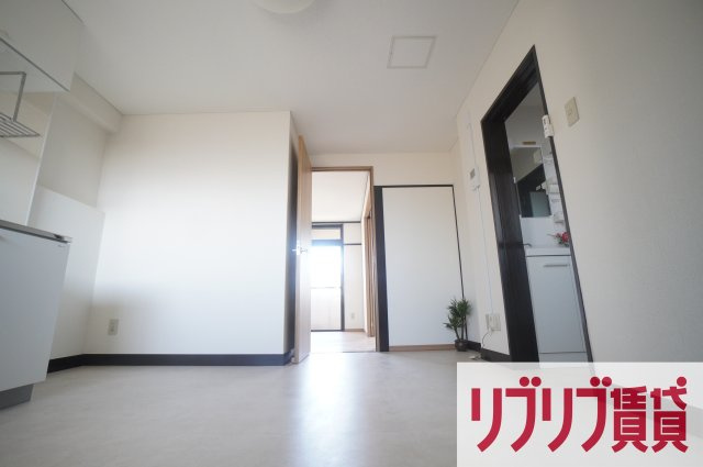 サニング本町の居間・リビング