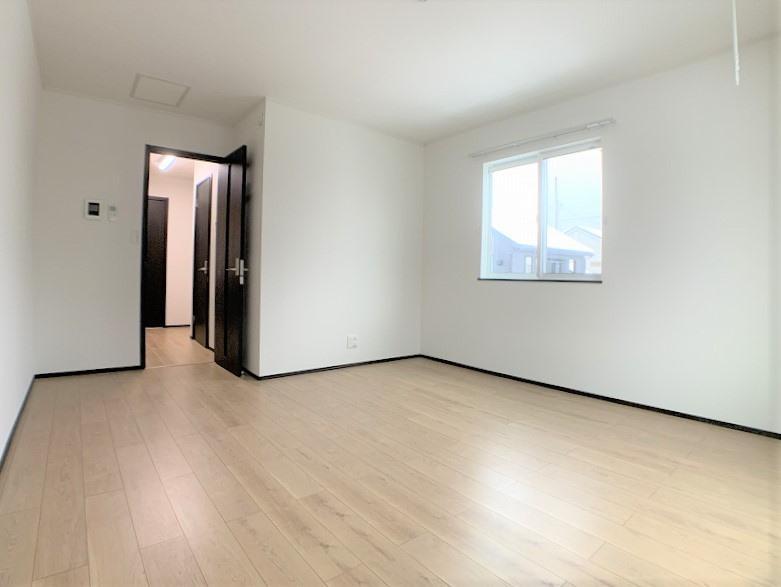 グランドガーデンの居間・リビング