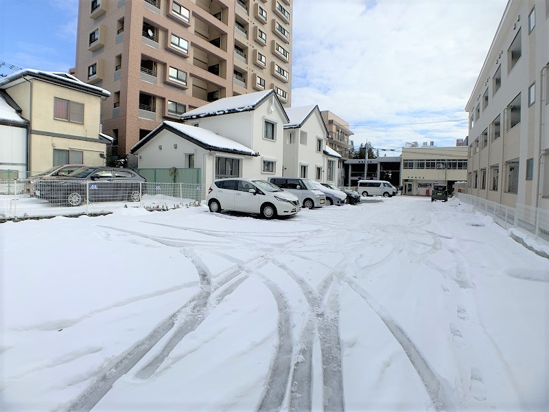 demeure(ドミール)内丸の駐車場