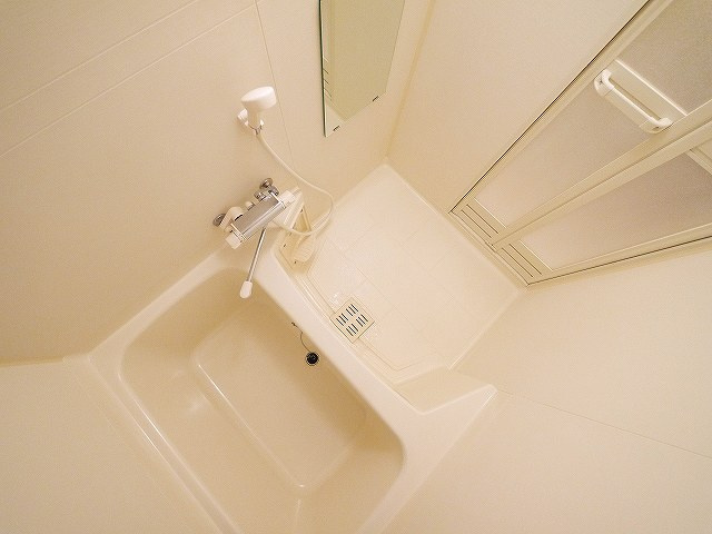 スターレ奈良の浴室|落ち着いた空間のお風呂です