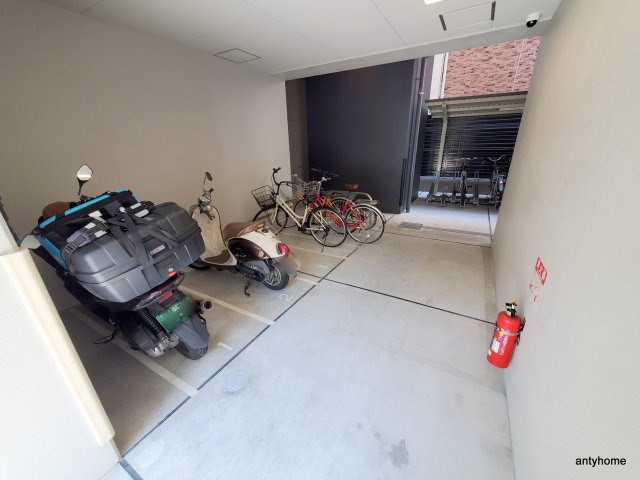 プライマル新大阪　仲介手数料無料の駐車場