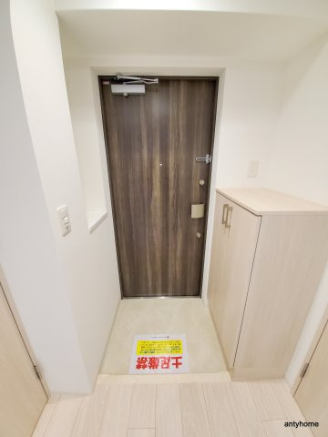 プライマル新大阪　仲介手数料無料の玄関
