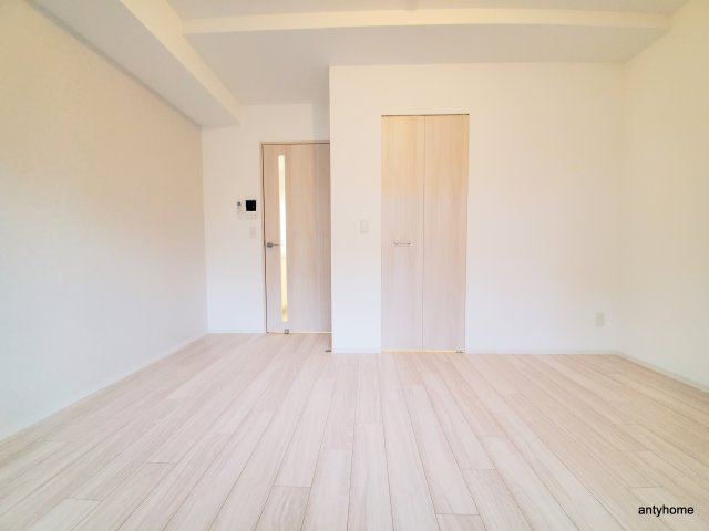 プライマル新大阪　仲介手数料無料の居間・リビング