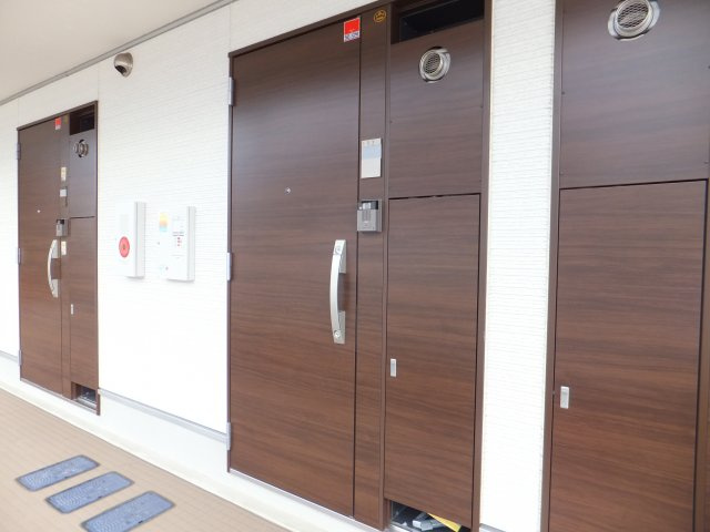 リブリ・佳の玄関