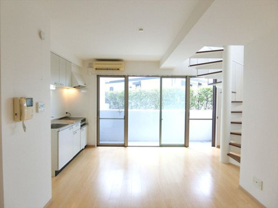 【居間・リビング】 | ラビーナ櫛原 | ゆったり過ごせる居間です