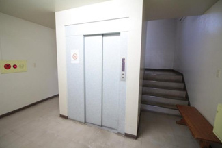 【その他共用部分】 | 大きな荷物を持ちながらも安心のエレベーター付きマンション！