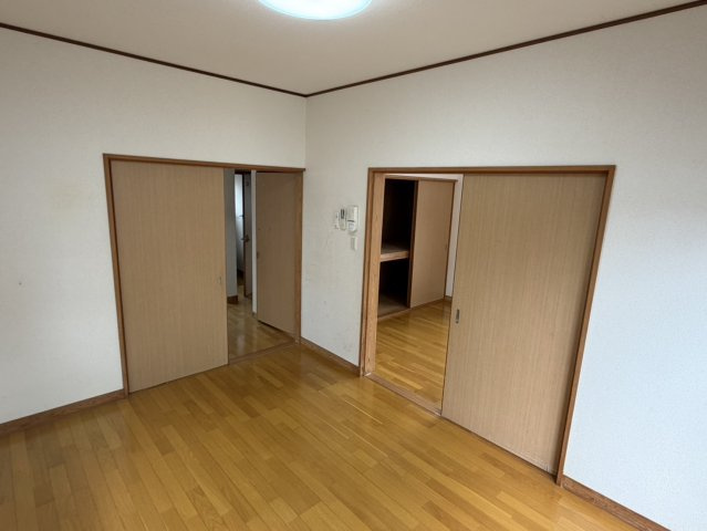 助川戸建の洋室