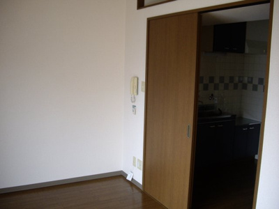 【居間・リビング】 | ラフィーネ鶴見 | ゆったりとした居間です