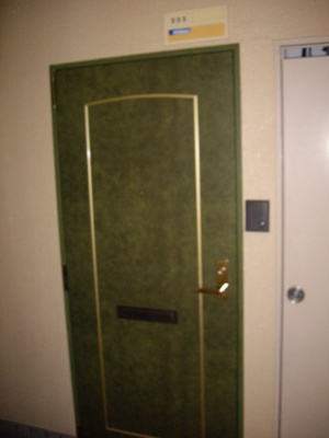 【玄関】 | ラフィーネ鶴見 | 明るい玄関です