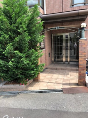 【エントランス】 | ラフィーネ鶴見 | 清潔なエントランスです