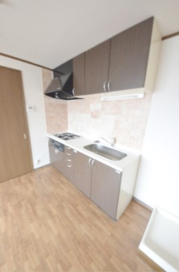 【キッチン】 | 第6森田ビル | 3口ガスコンロ、システムキッチンです。