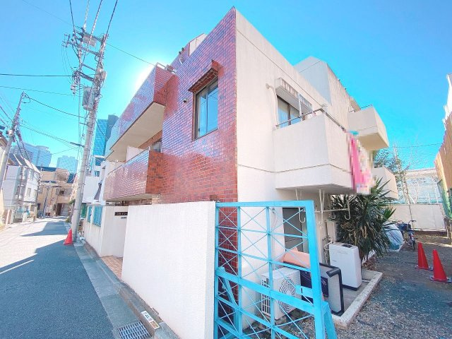 スカイコート新宿の外観