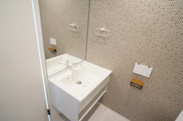 Leggero中山の洗面所