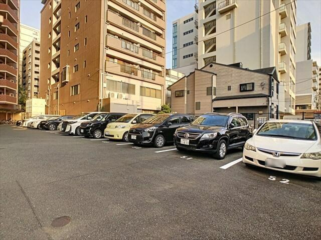 【駐車場】 | アミティエ博多駅南 | 外観