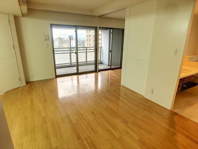 【洋室】 | 広々とした洋室です