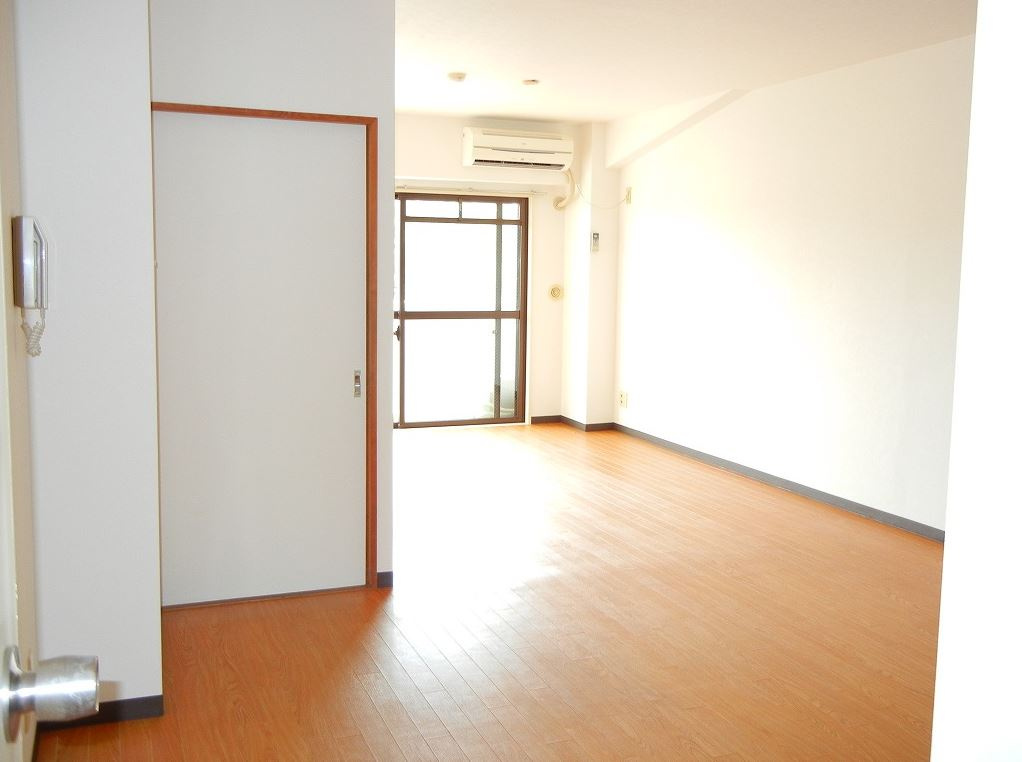 グリーンヴァレー松澤の居間・リビング|※現況優先となります。