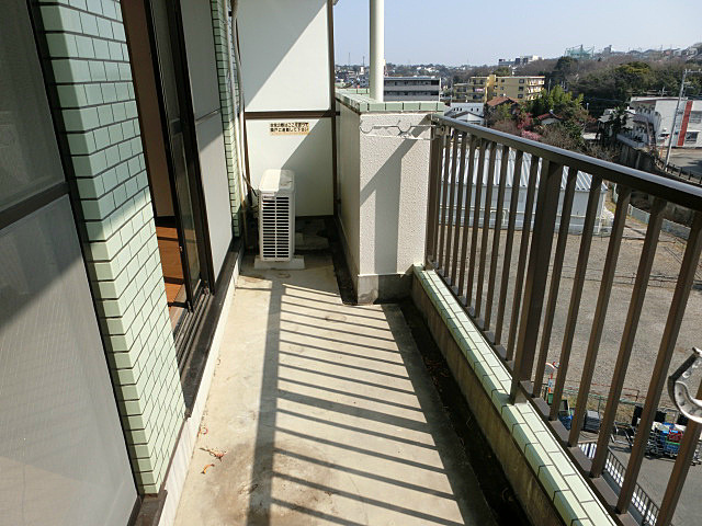 グリーンヴァレー松澤のバルコニー|※現況優先となります。