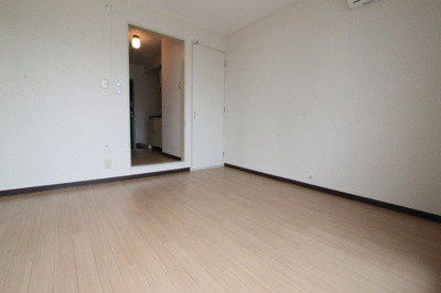 【洋室】 | メゾンふたかみ