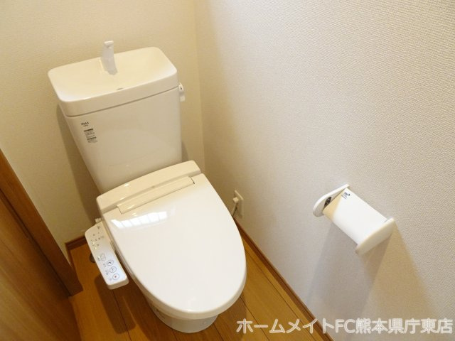 熊本市中央区出水６丁目の一戸建てのトイレ