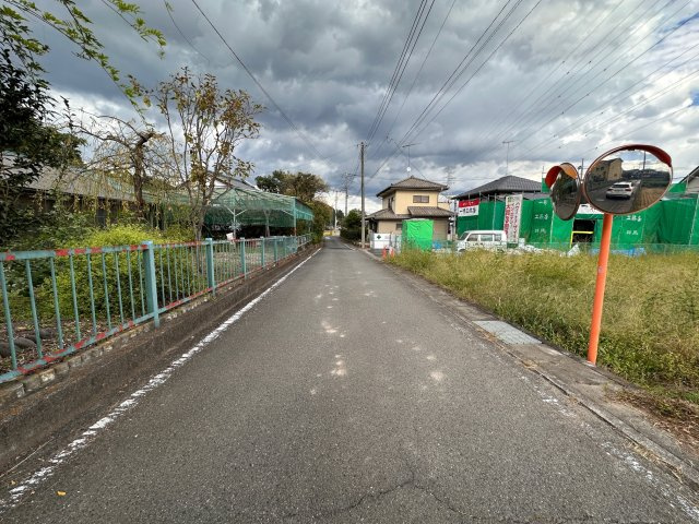 山名町売地の前面道路含む現地写真