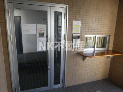 【エントランス】 | フォレストコート長瀬（長瀬賃貸） | 落ち着いたエントランスです