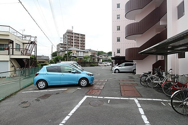 WEC久留米の駐車場