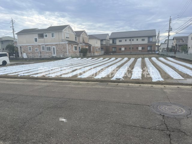 ５８１９８　岐阜市北島土地の前面道路含む現地写真