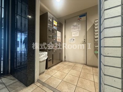 【ロビー】 | エステムコート心斎橋EASTⅢエクシード | 建物の内部です宅配BOXです