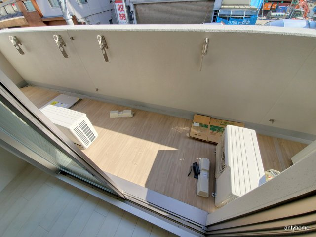 エスリードレジデンス大阪福島　仲介手数料無料のバルコニー