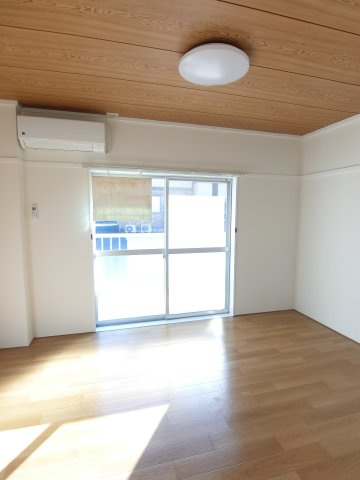 カクサン第1コーポの居間・リビング