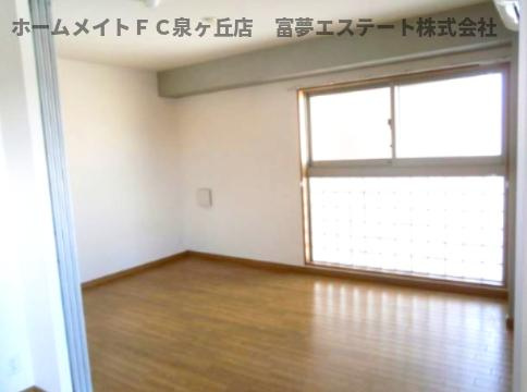 リヴェール鳳の洋室